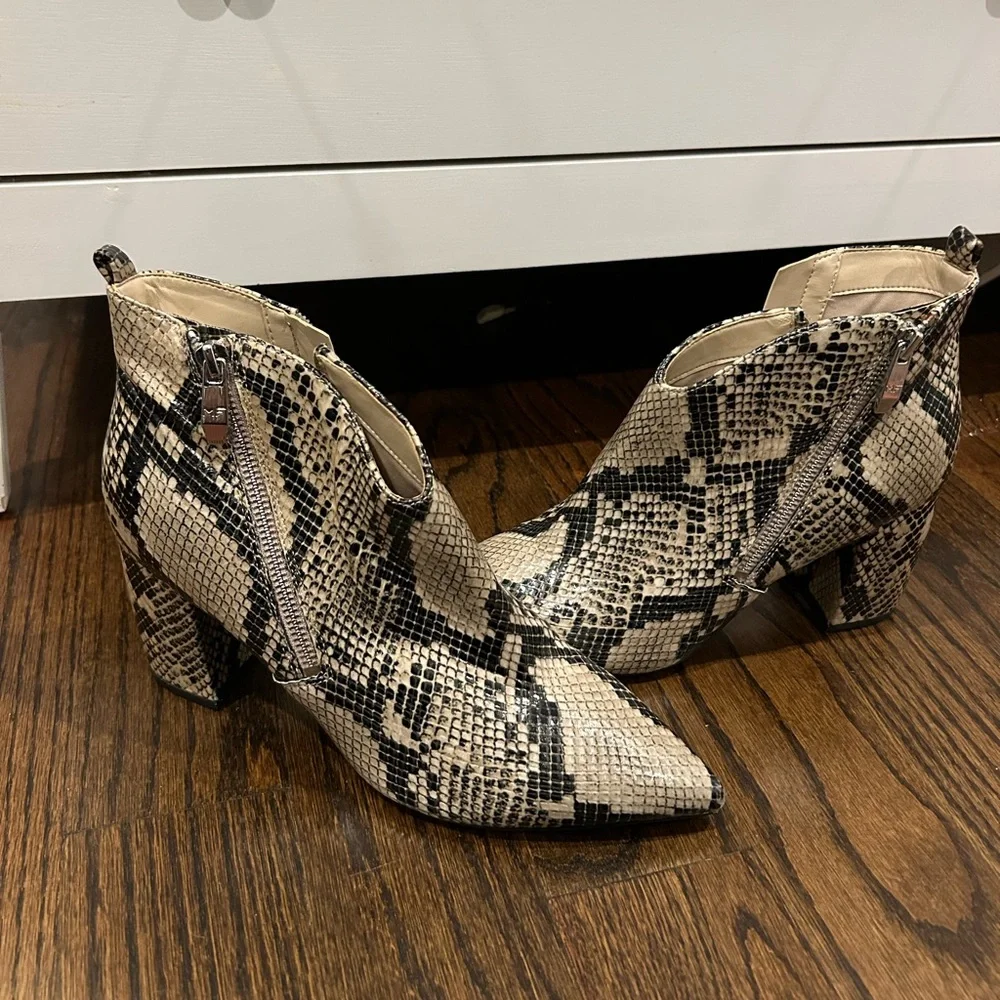 Marc Fisher heeled snakeskin booties - Picture 2 of 6